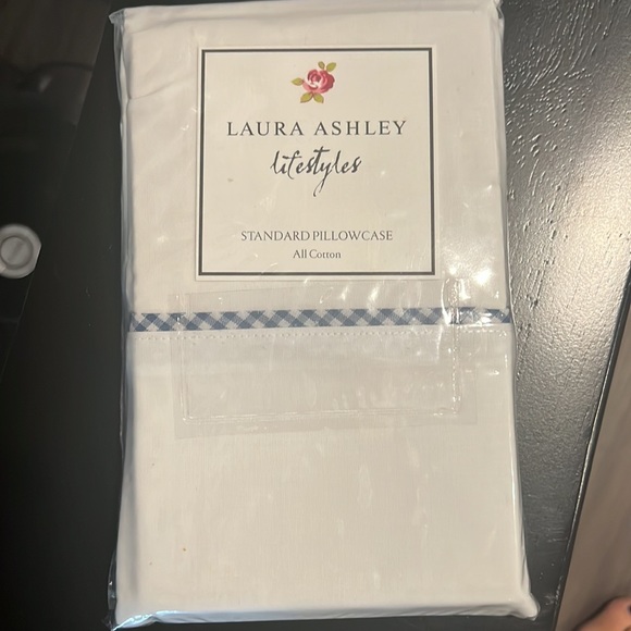Laura Ashley Bedding Laura Ashley Standard Pillowcases 2 Nipnever